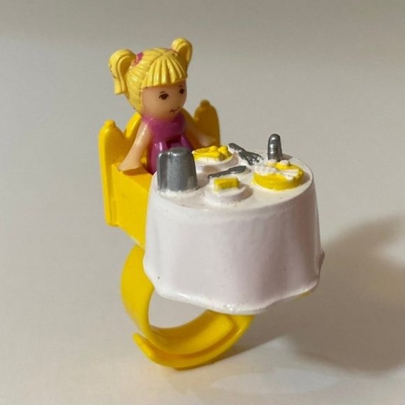 Bluebird Vintage Polly Pocket 1989 Tiny Tina's Dinner Time Ring *Complete - Picture 1 of 8